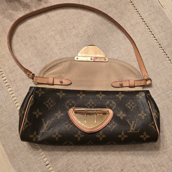 Louis Vuitton Beverly Pochette Clutch Bag - Picture 8 of 8